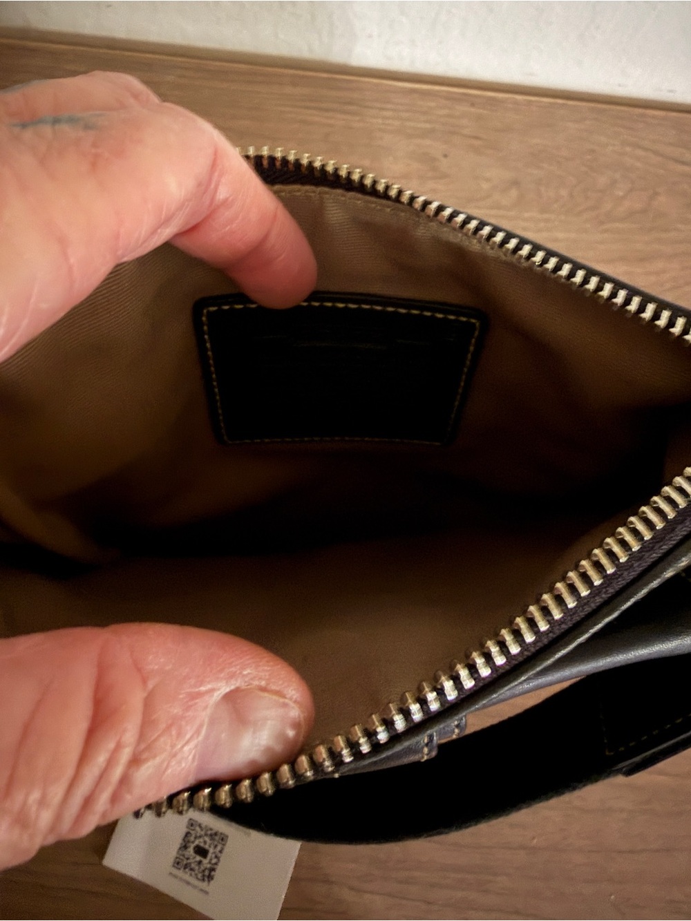 Coach Hampton Crossbody - Picture 4 of 10